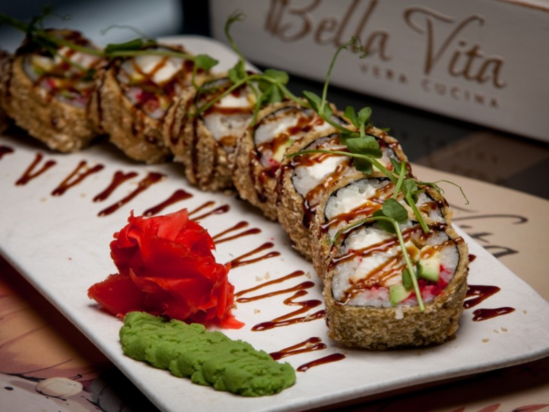 Запечений рол з вугрем/ Baked roll with eel