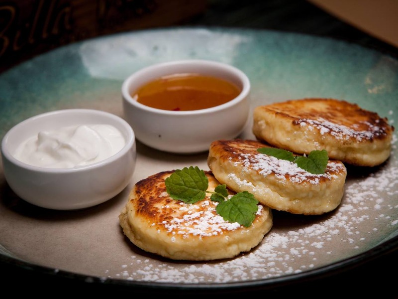 Сирники з джемом / Cottage cheese pancakes with jam