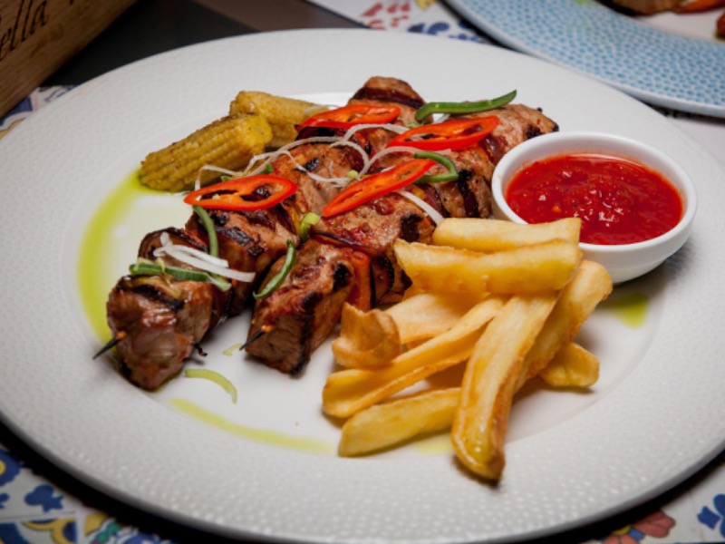 Шпажки зі свининою / Pork skewers