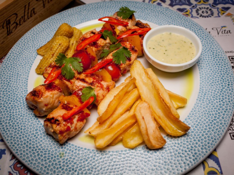 Шпажки з куркою / Grilled chicken skewers